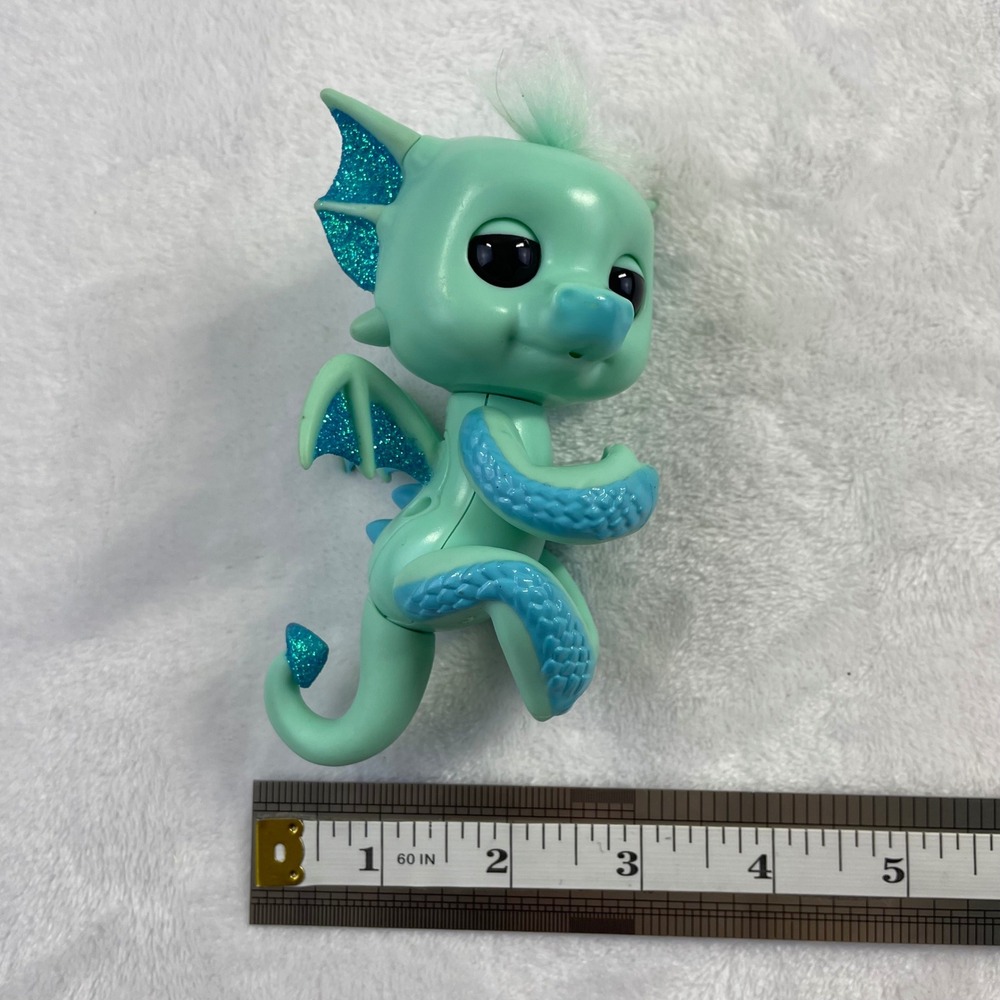 Working WowWee Fingerlings Baby Dragon Interactive Toy Mint Green Blue Glitter - Picture 8 of 9